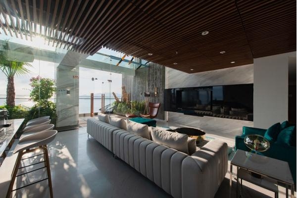 Penthouse làm bằng đá cẩm thạch sang trọng và đẳng cấp